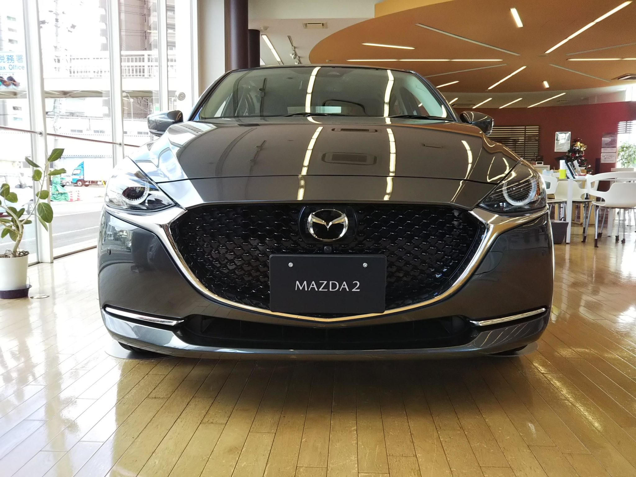 マツダ2〔MAZDA 2〕の外観(エクステリア)写真を詳細(マニアック)に116枚撮りました!ブログ。 | TEKOTOHA byBすずめプロダクツ